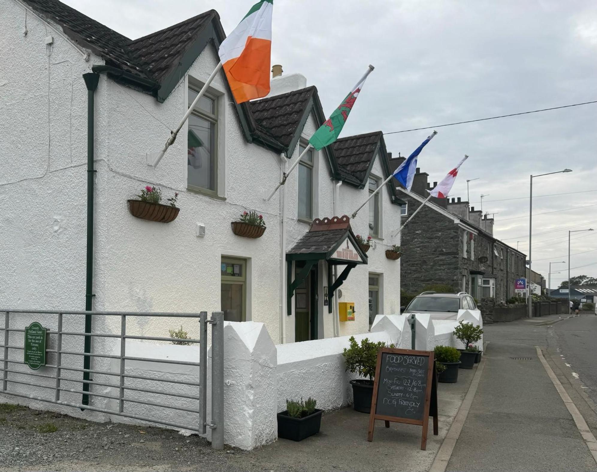 Holland Hotel Llanfachraeth Buitenkant foto